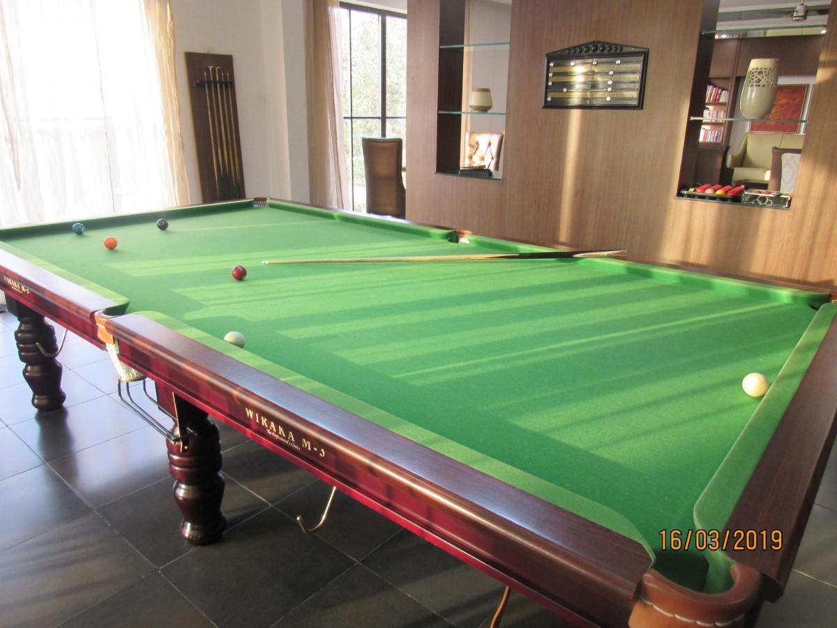 Oxford Golf Resort Pirangut Exterior foto